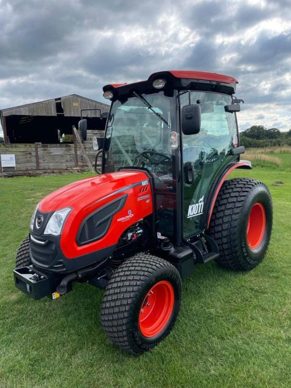 Kioti Tractor Rx 7330 Pc Power Shuttle/Cabin | Middlewich Machinery Kioti tractor dk6020ch front side