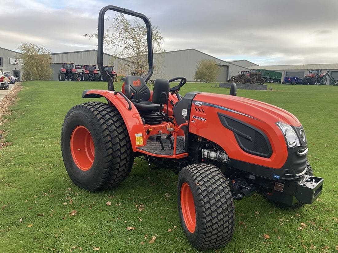 KIOTI DK4520 ROPS / Cabin